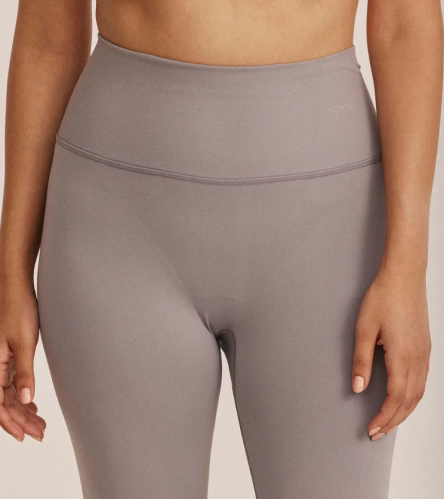 SAISEI Essential Legging 1646 - Storm Grey High-Waisted Yoga Pants for Women - Stretchy Workout Tights