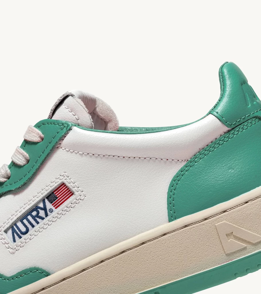 AUTRY Medalist Low Top Leather Sneakers in White and Green - Two-Tone Casual Shoes