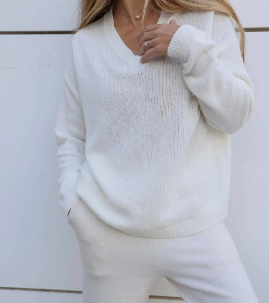 MADE IN ITALY Cashmere Blend V-Neck Sweater Cream - Atelier Talia Sol